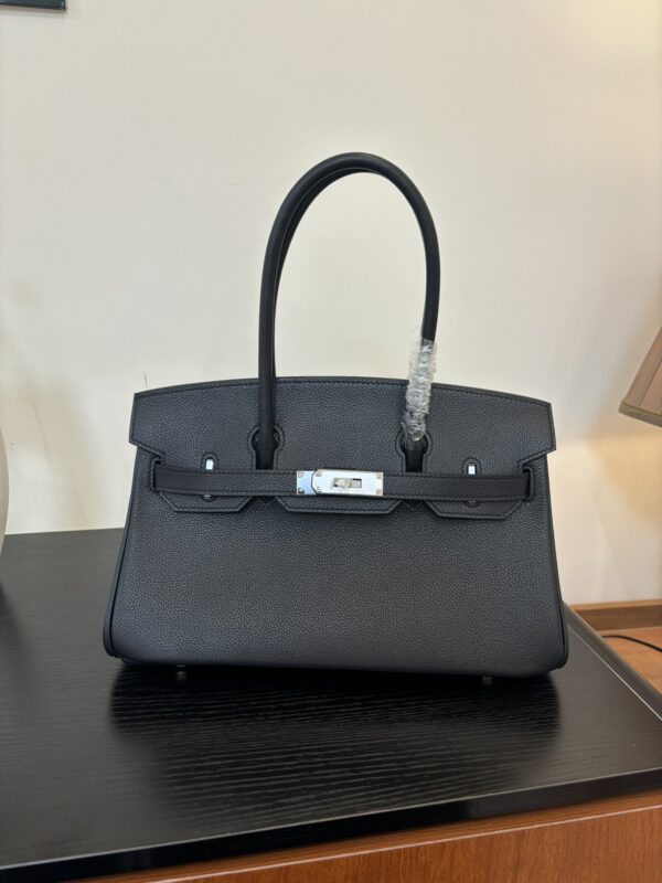 Hermes_Shoulder_Birkin_29_Craftsmanship-Black Bag