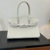 Hermes_Shoulder_Birkin_29_Craftsmanship-White Bag
