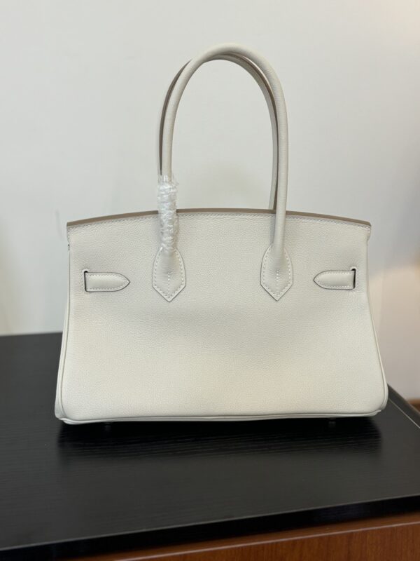 Hermes_Shoulder_Birkin_29_Craftsmanship-White Bag