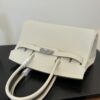 Hermes_Shoulder_Birkin_29_Craftsmanship-White Bag