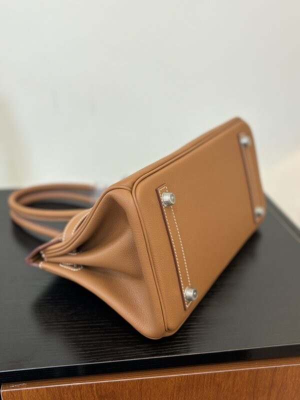 Hermes_Shoulder_Birkin_29_Craftsmanship-Camel Brown Bag