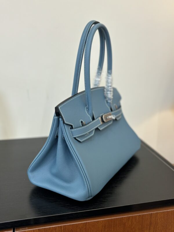 Hermes_Shoulder_Birkin_29_Craftsmanship-Blue Bag