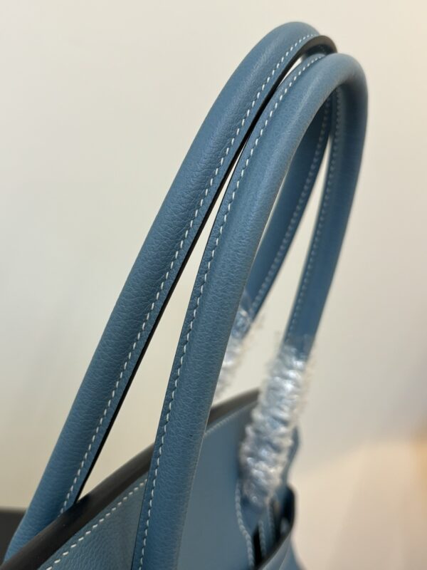 Hermes_Shoulder_Birkin_29_Craftsmanship-Blue Bag