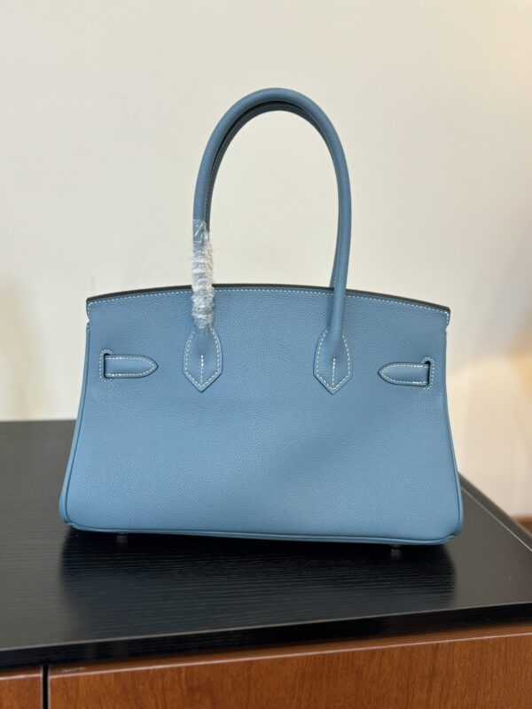 Hermes_Shoulder_Birkin_29_Craftsmanship-Blue Bag