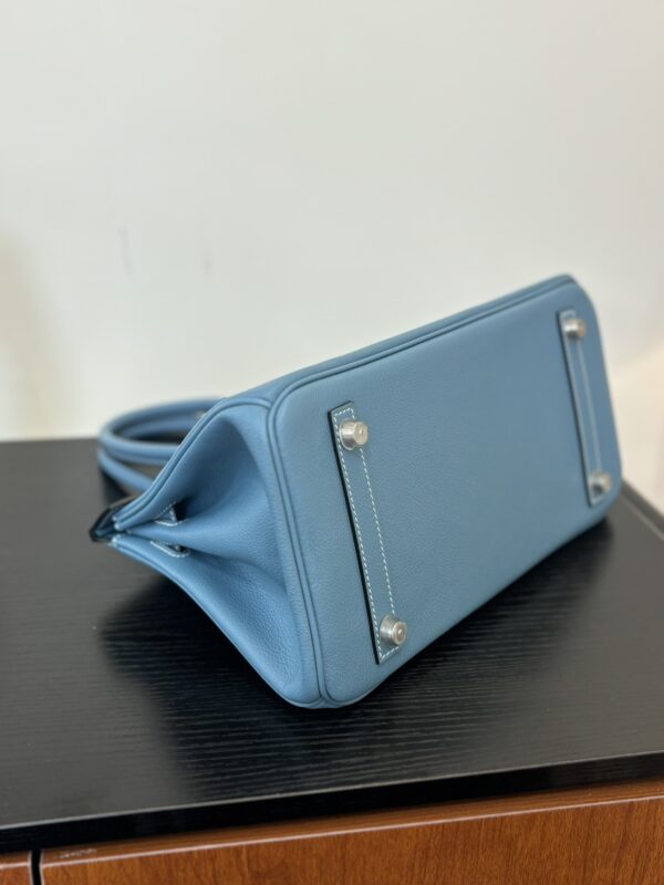 Hermes_Shoulder_Birkin_29_Craftsmanship-Blue Bag