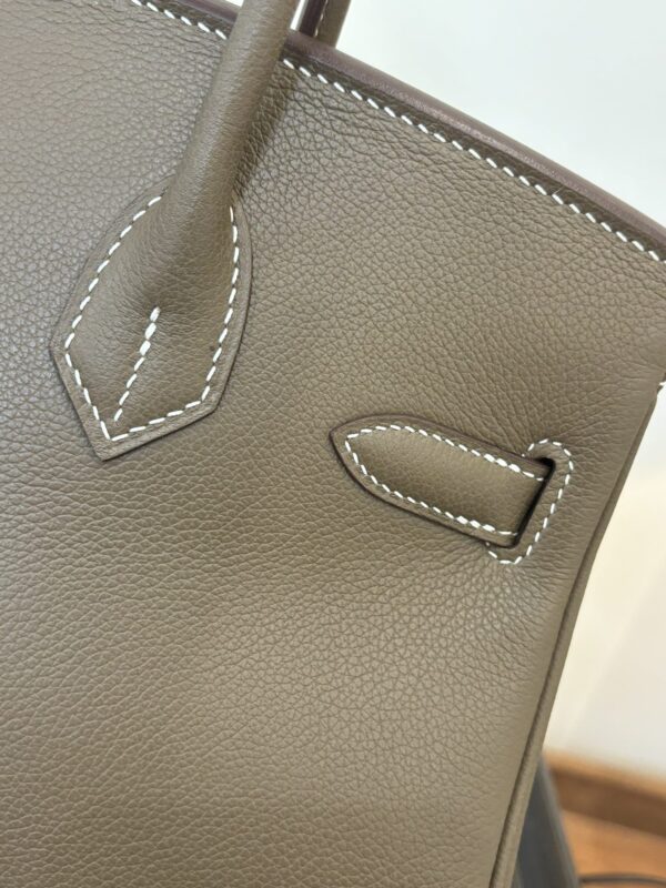 Hermes_Shoulder_Birkin_29_Craftsmanship-Taupe Bag