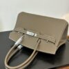 Hermes_Shoulder_Birkin_29_Craftsmanship-Taupe Bag