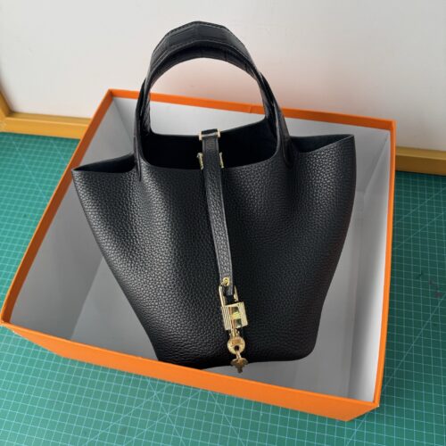 Hermes_Picotin_18_Touch_Material_Techniques-Black Bag