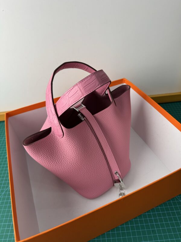 Hermes_Picotin_18_Touch_Material_Techniques-Pink Bag