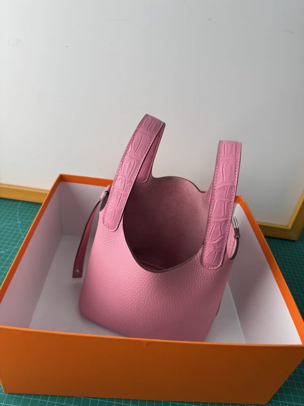Hermes_Picotin_18_Touch_Material_Techniques-Pink Bag