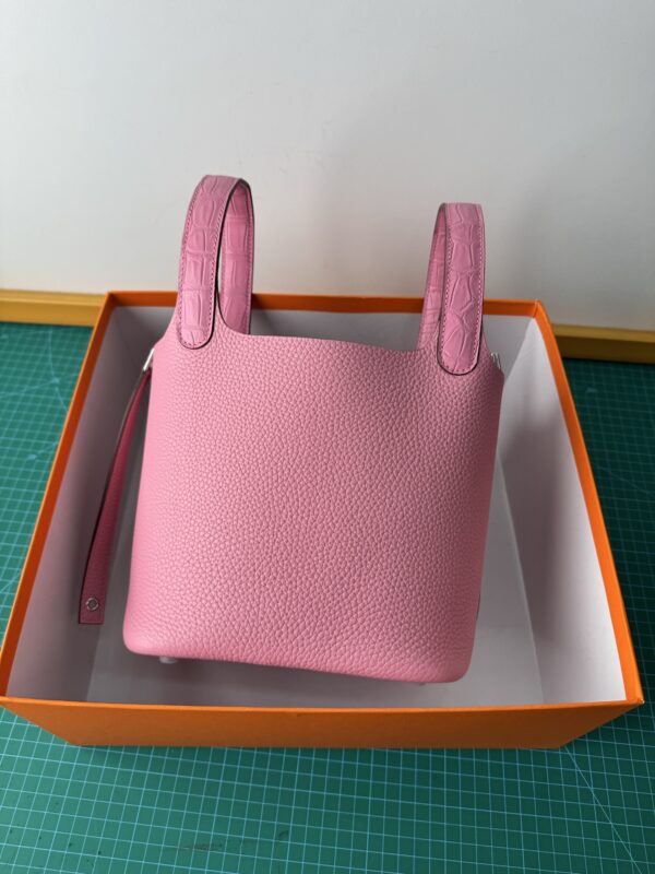 Hermes_Picotin_18_Touch_Material_Techniques-Pink Bag