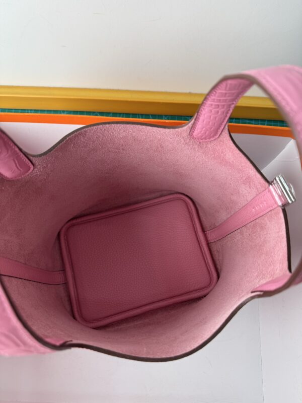 Hermes_Picotin_18_Touch_Material_Techniques-Pink Bag