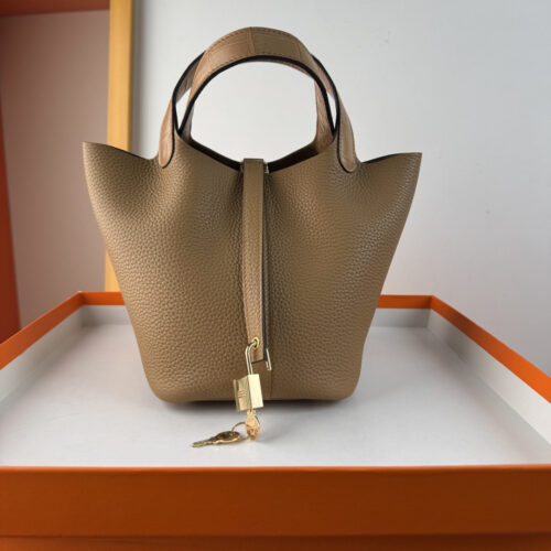 Hermes_Picotin_18_Touch_Material_Techniques-Beige Bag