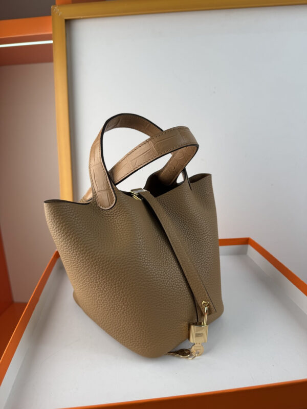 Hermes_Picotin_18_Touch_Material_Techniques-Beige Bag