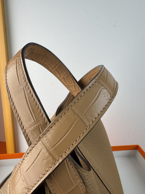 Hermes_Picotin_18_Touch_Material_Techniques-Beige Bag