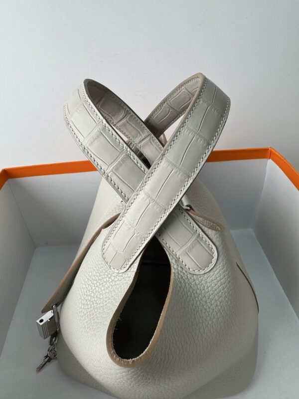 Hermes_Picotin_18_Touch_Material_Techniques-White Bag