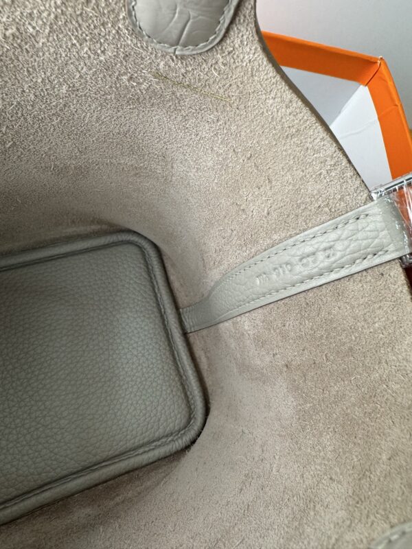 Hermes_Picotin_18_Touch_Material_Techniques-White Bag