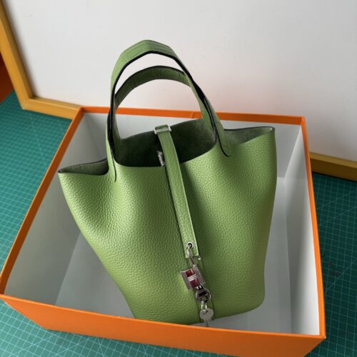 Hermes_Picotin_18_Touch_Material_Techniques-Green Bag