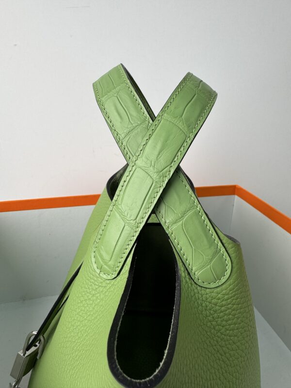 Hermes_Picotin_18_Touch_Material_Techniques-Green Bag
