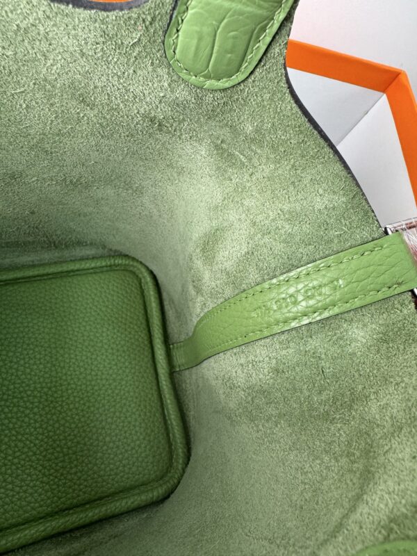 Hermes_Picotin_18_Touch_Material_Techniques-Green Bag