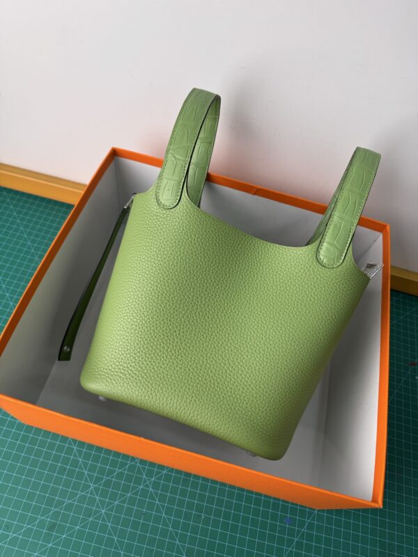 Hermes_Picotin_18_Touch_Material_Techniques-Green Bag