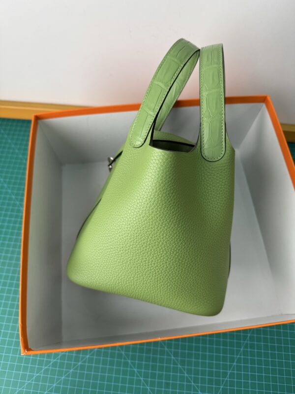 Hermes_Picotin_18_Touch_Material_Techniques-Green Bag
