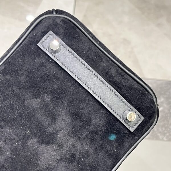 Birkin_30_Suede_Craftsmanship-Black Bag
