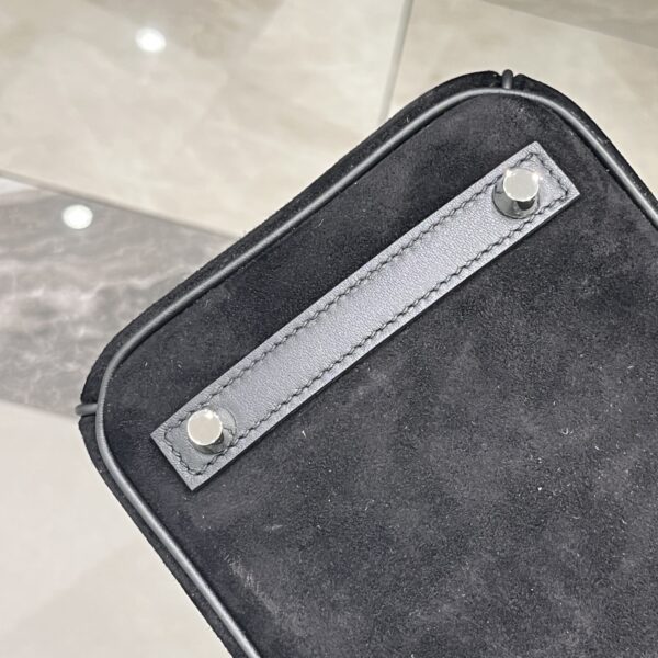 Birkin_30_Suede_Craftsmanship-Black Bag