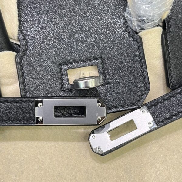 Birkin_30_Suede_Craftsmanship-Black Bag