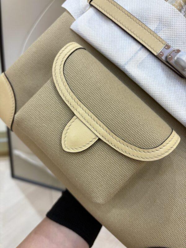 Birkin_Cargo_25_Craftsmanship-Beige Canvas Bag