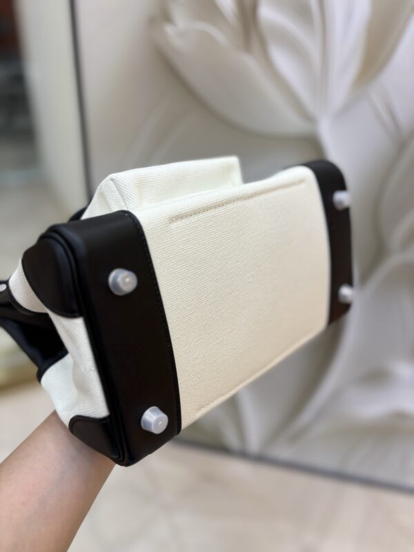 Birkin_Cargo_25_Craftsmanship-Black & White Canvas Bag