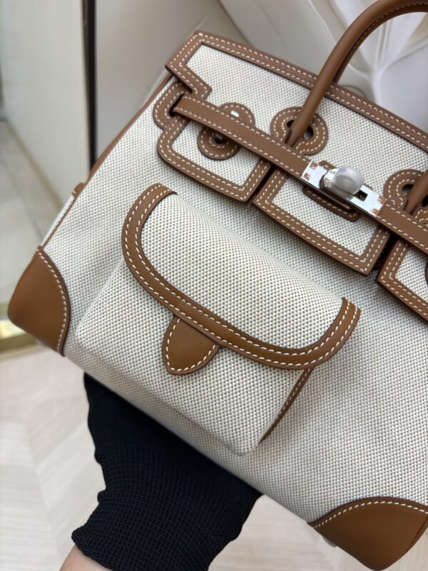 Birkin_Cargo_25_Craftsmanship-Brown & White Canvas Bag