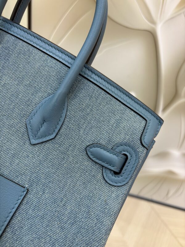 Birkin_Cargo_25_Craftsmanship-Blue Denim Bag