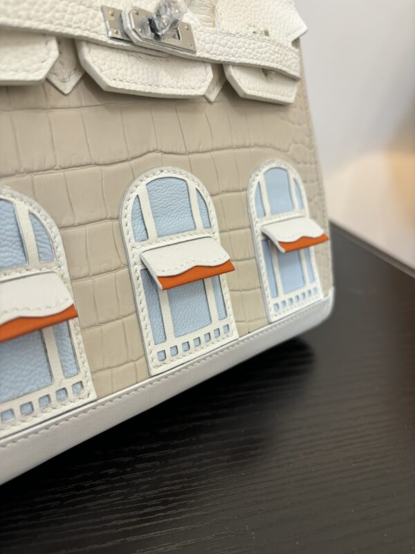 Birkin_Faubourg_20_Craftsmanship-Light Grey White Blue Orange Bag