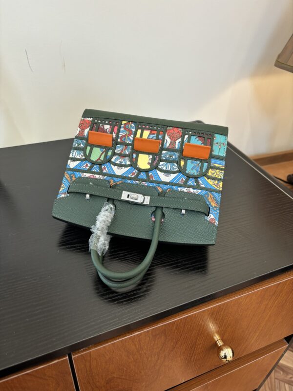 Birkin_Faubourg_20_Craftsmanship-Dark Green Multicolor Orange Bag