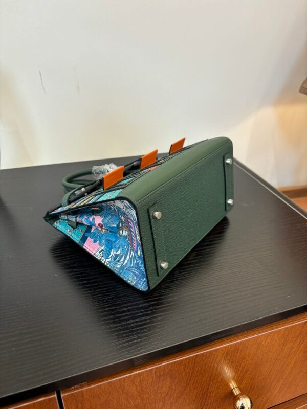 Birkin_Faubourg_20_Craftsmanship-Dark Green Multicolor Orange Bag