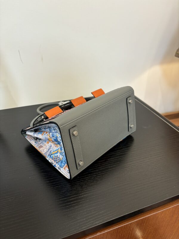 Birkin_Faubourg_20_Craftsmanship-Grey Yellow Pink Orange Bag