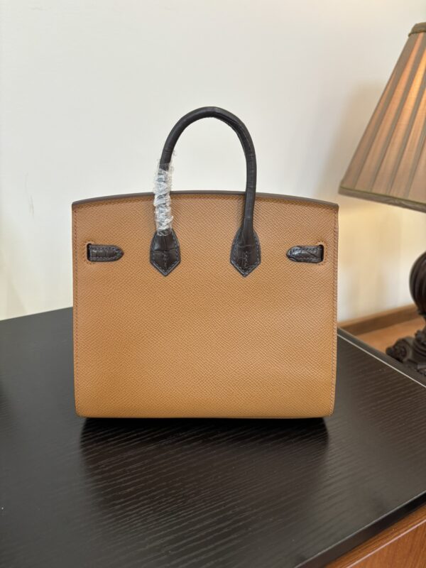 Birkin_Faubourg_20_Craftsmanship-Grey Yellow Pink Orange Bag