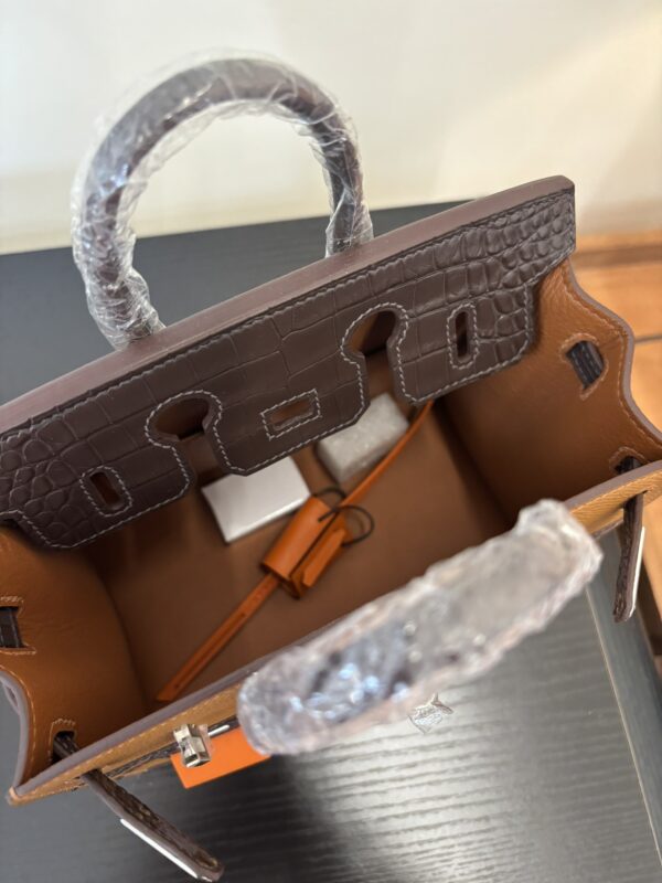 Birkin_Faubourg_20_Craftsmanship-Grey Yellow Pink Orange Bag