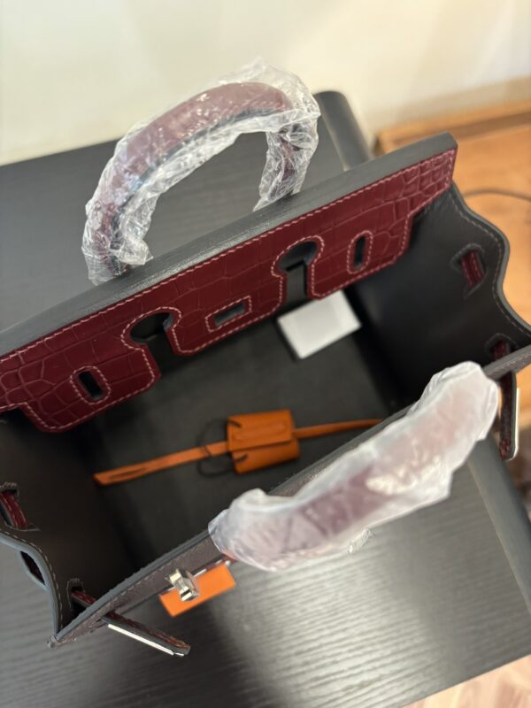 Birkin_Faubourg_20_Craftsmanship-Wine Red Black White Orange Bag