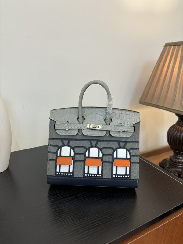 Birkin_Faubourg_20_Craftsmanship-Light Grey Dark Grey White Orange Bag