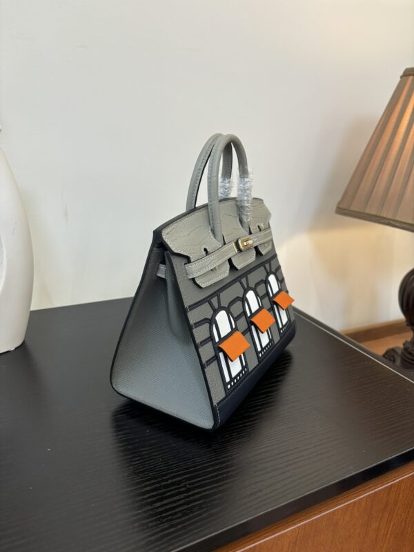 Birkin_Faubourg_20_Craftsmanship-Light Grey Dark Grey White Orange Bag