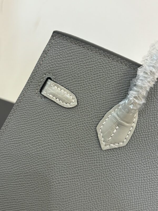 Birkin_Faubourg_20_Craftsmanship-Light Grey Dark Grey White Orange Bag