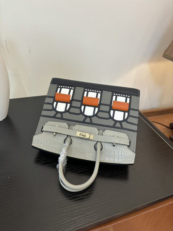 Birkin_Faubourg_20_Craftsmanship-Light Grey Dark Grey White Orange Bag