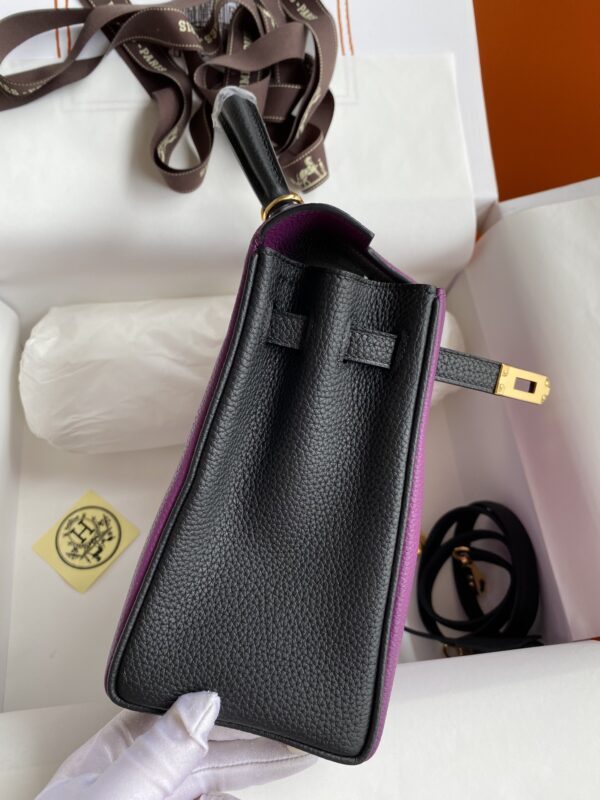 Kelly_25_Togo_Craftsmanship-Purple and Black Bag