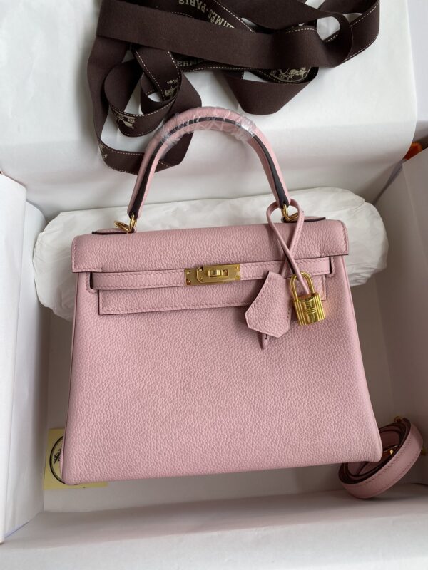 Kelly_25_Togo_Craftsmanship-Pink Bag