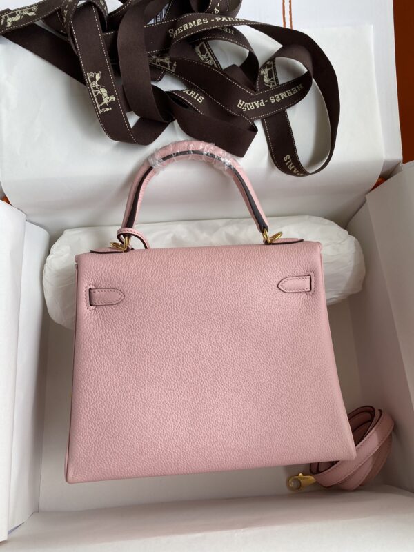 Kelly_25_Togo_Craftsmanship-Pink Bag