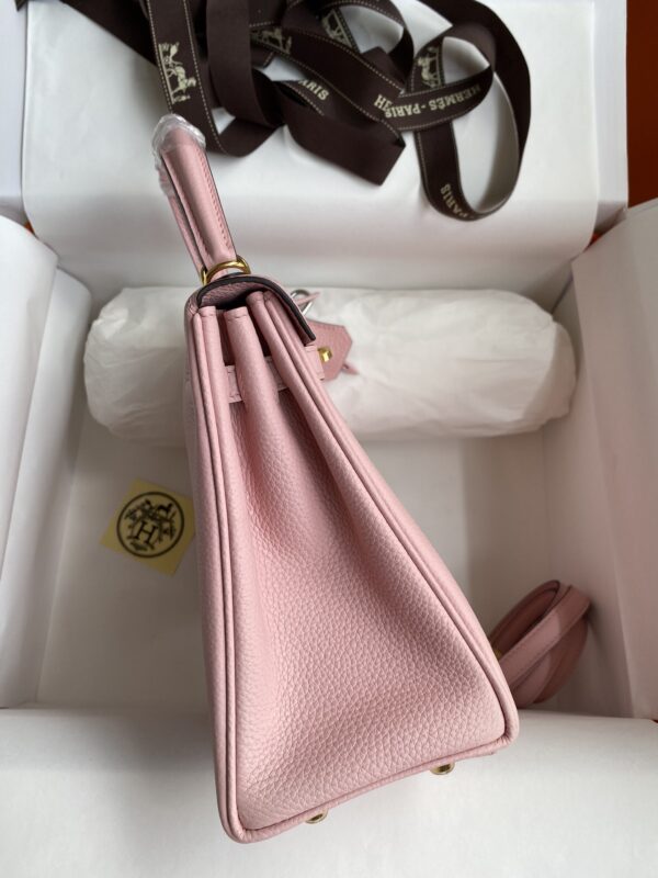 Kelly_25_Togo_Craftsmanship-Pink Bag
