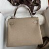 Kelly_25_Togo_Craftsmanship-Beige Bag
