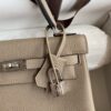 Kelly_25_Togo_Craftsmanship-Beige Bag